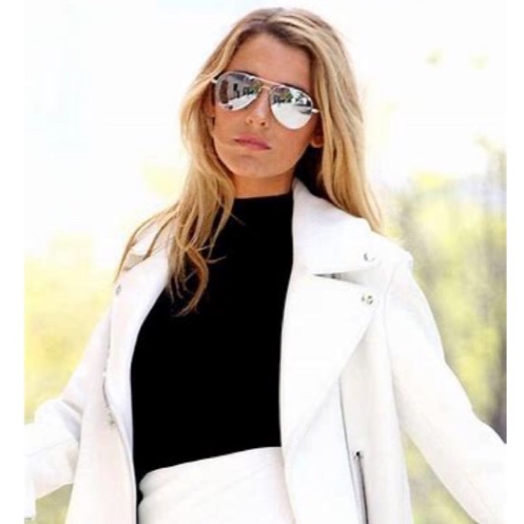 SilverMirroredAviators👓 - Picture 8 of 8